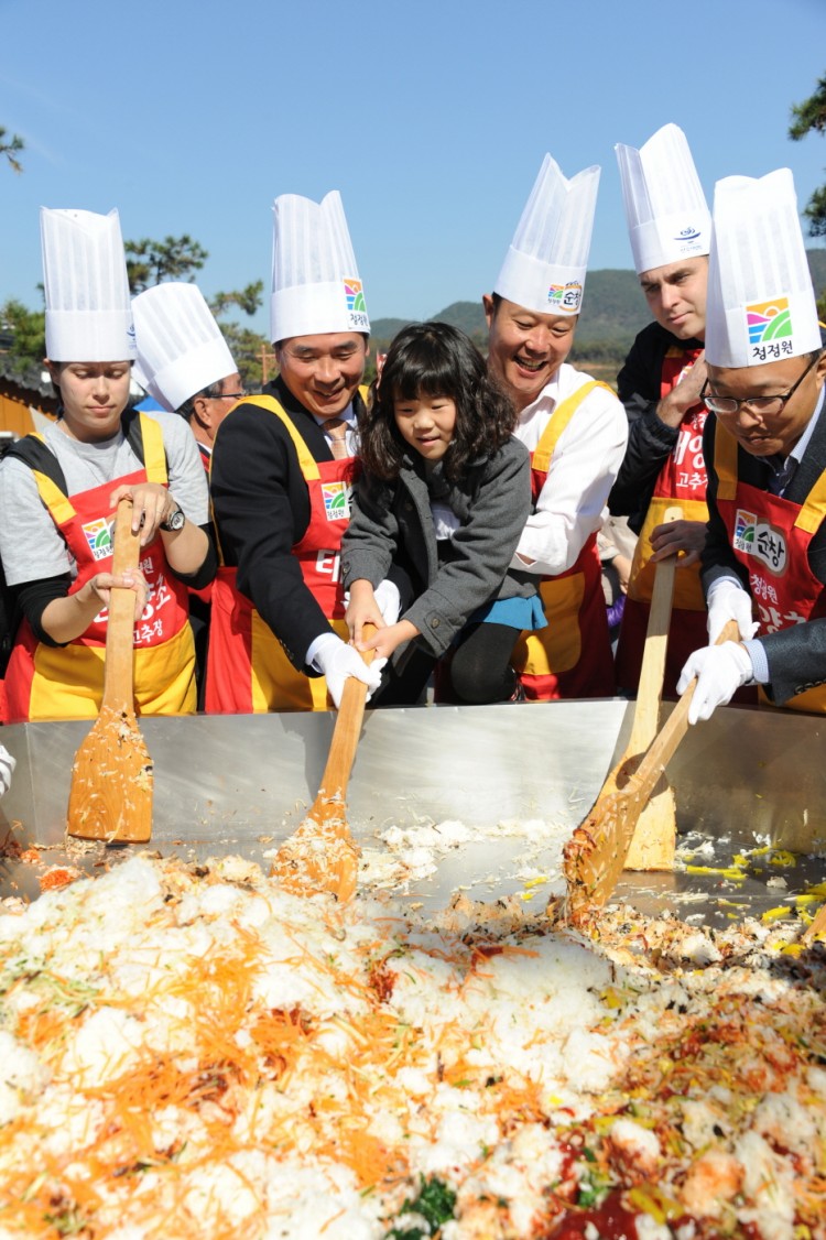 순창전통고추장 2012인분 비빔밥 맛에 감탄 썸네일